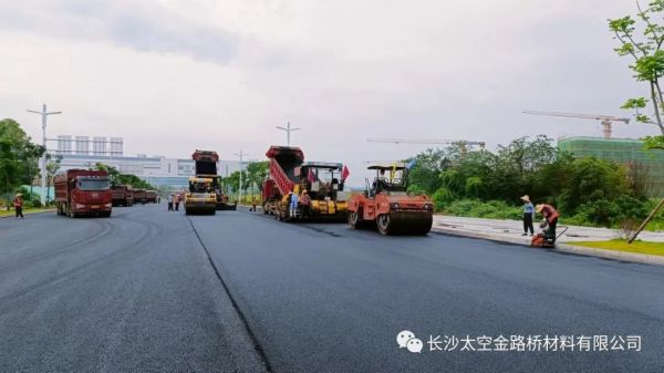 長沙太空金路橋材料有限公司,雙鋼輪壓路機(jī),福格勒瀝青攤鋪機(jī),AC系列,AF系列,SBS系列