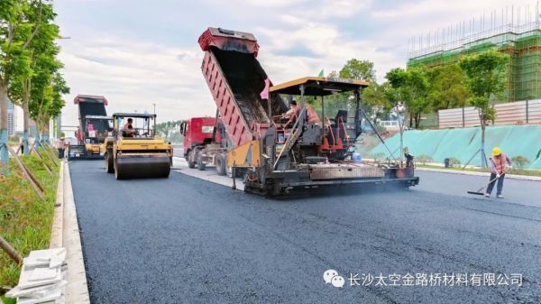 長沙太空金路橋材料有限公司,雙鋼輪壓路機(jī),福格勒瀝青攤鋪機(jī),AC系列,AF系列,SBS系列