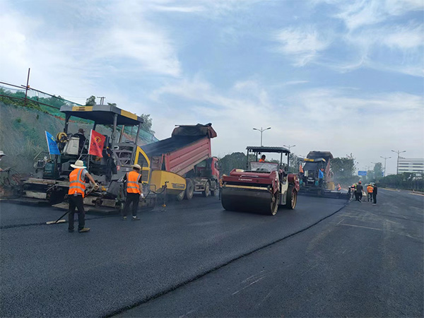 長沙太空金路橋材料有限公司,雙鋼輪壓路機(jī),福格勒瀝青攤鋪機(jī),AC系列,AF系列,SBS系列