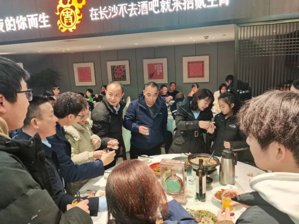 長(zhǎng)沙太空金路橋材料有限公司,雙鋼輪壓路機(jī),福格勒瀝青攤鋪機(jī),AC系列,AF系列,SBS系列