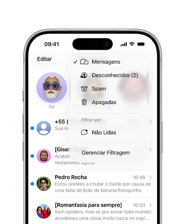 iPhone, dois ter?os superiores da tela mostram o app Mensagens com as novas ferramentas de filtragem que separam os números desconhecidos em uma se??o chamada Remetentes Desconhecidos