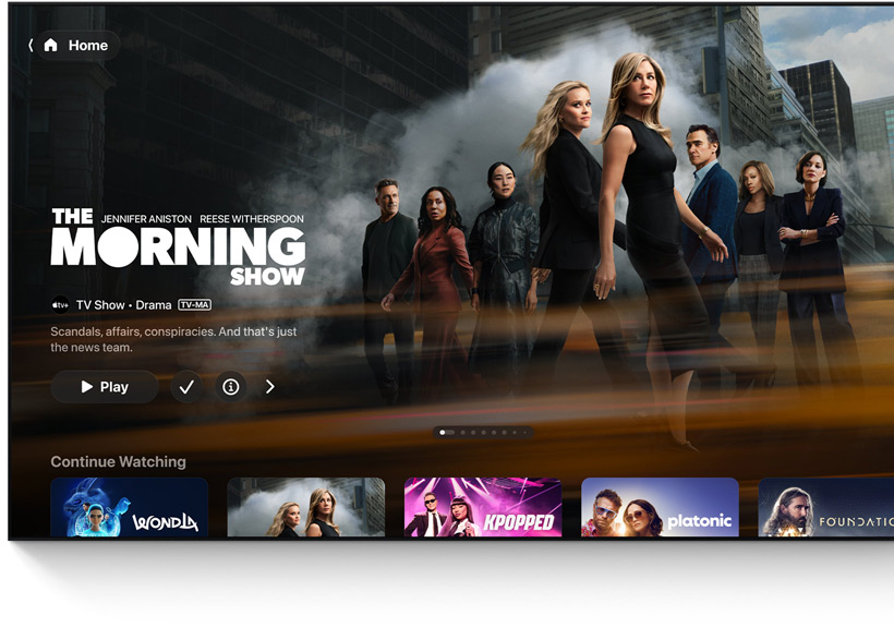 Een flatscreen-tv waarop het beginscherm van de Apple TV-app wordt getoond