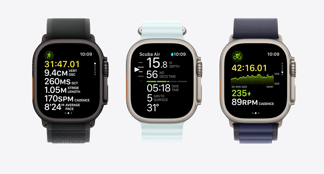 Τρ?α Apple Watch Ultra 2 που δε?χνουν μετρ?σει? γυμναστικ??. Μ?α για τρ?ξιμο, μ?α για κατ?δυση και μ?α για ποδηλασ?α.