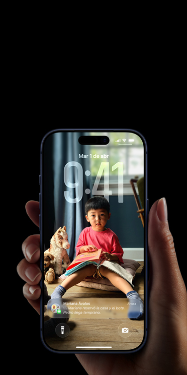 Un iPhone 17 Pro muestra el nuevo dise?o de Siri y la opción de escribirle a Siri