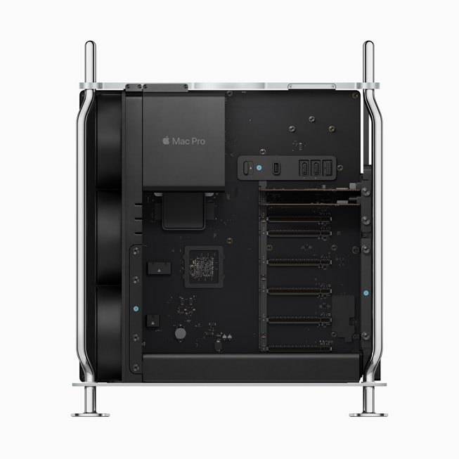 Dikey konumda duran bir Mac Pro g?steriliyor.