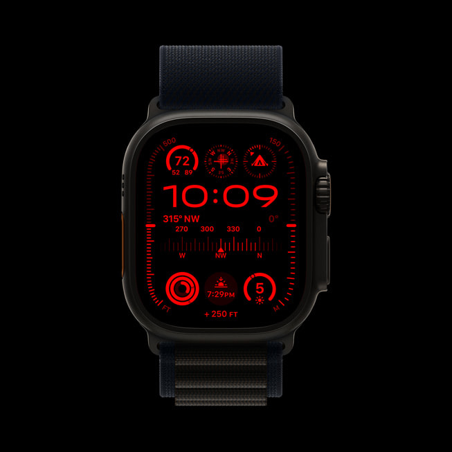 Apple Watch Ultra 2’de Modüler Ultra saat kadran?ndaki Gece Modu g?steriliyor.