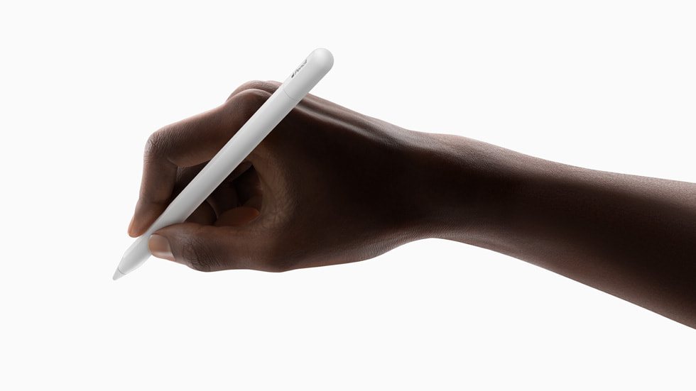 Apple Pencil (USB-C) 展示於白色背景上。