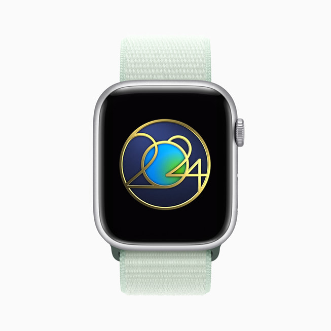 Hình ?nh Apple Watch Series 8 hi?n th? gi?i th??ng phiên b?n gi?i h?n mà ng??i dùng Apple Watch có th? ki?m ???c trong Ngày Trái ??t.