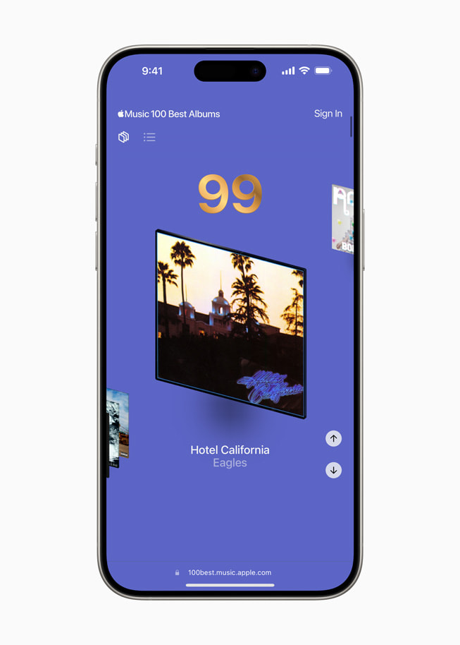 iPhone 15 Pro ekran?nda En ?yi 100 mikro sitesinde 99. s?rada yer alan Eagles’?n “Hotel California” albümü g?steriliyor.