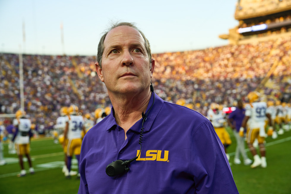 Doug Aucoin u?postranní ?áry na Tiger Stadium