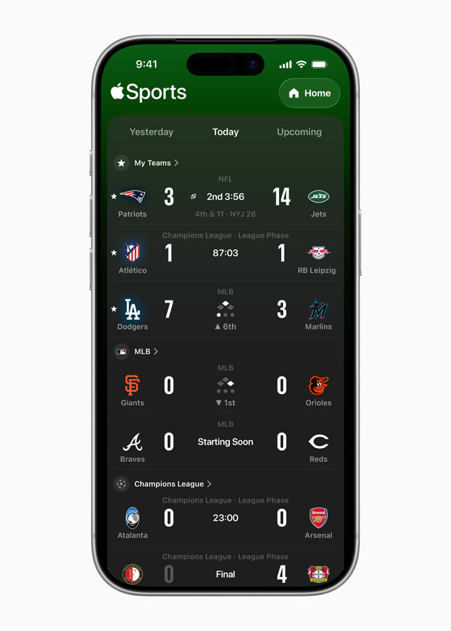 Ein iPhone 17 Pro mit einem Apple Sports Screen mit verschiedenen Spielen aus verschiedenen Ligen.
