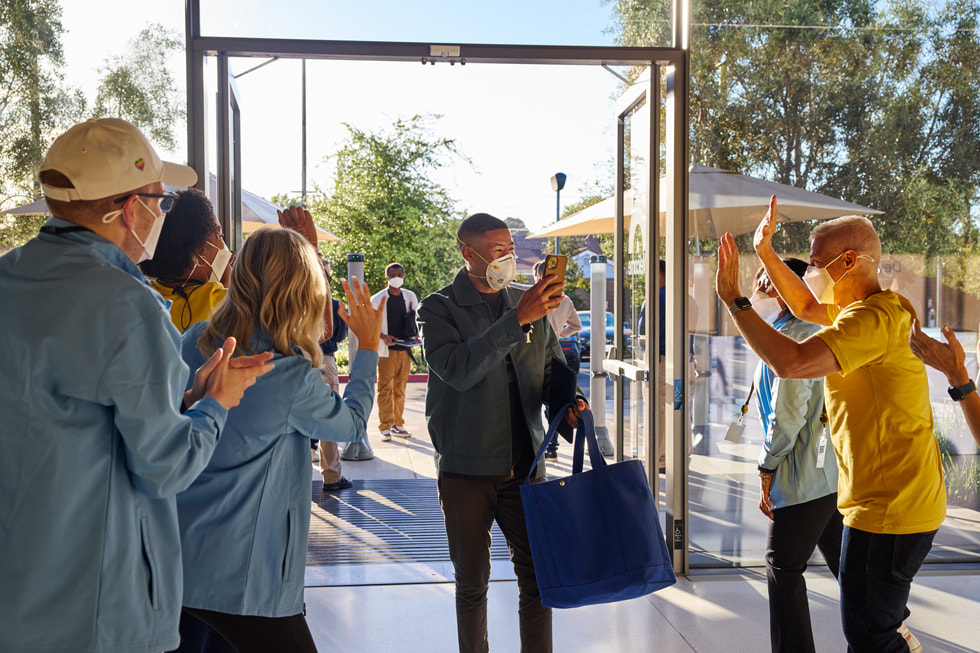 ????? ???? ????? WWDC22 ?????? ????????? ??? ?????? ??? Apple?Park.