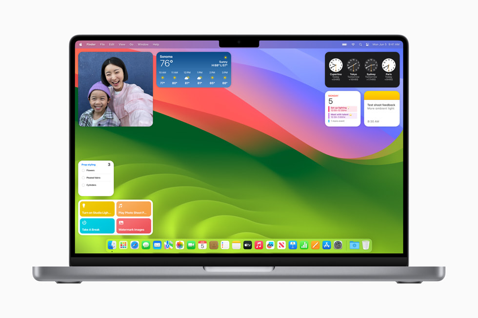 macOS Sonoma yüklü bir MacBook Pro’da ara? tak?mlar? g?steriliyor..