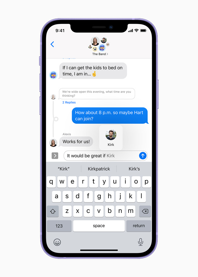 Mor iPhone 12’nin ekran?nda Mesajlar uygulamas?. 