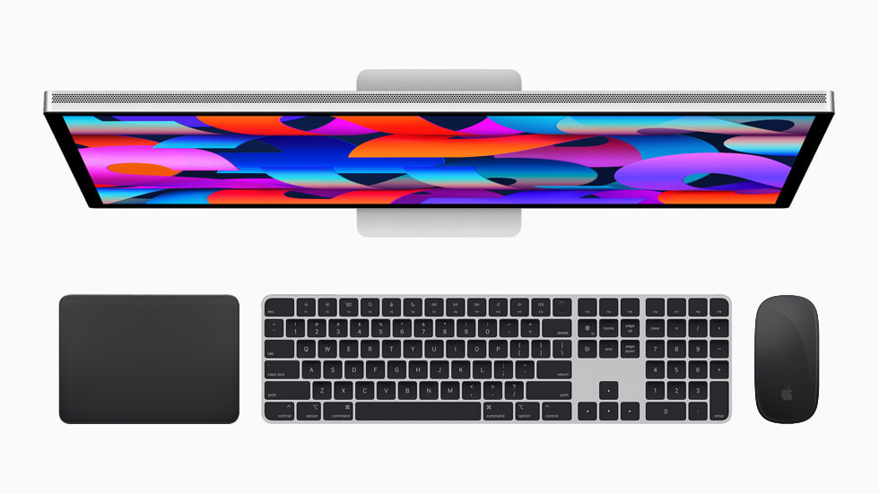 Yeni gümü?-siyah renkte Magic Keyboard, Magic Trackpad ve Magic Mouse g?steriliyor.
