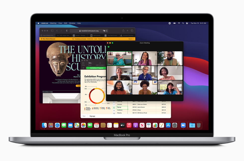 Gümü? rengi MacBook Pro.