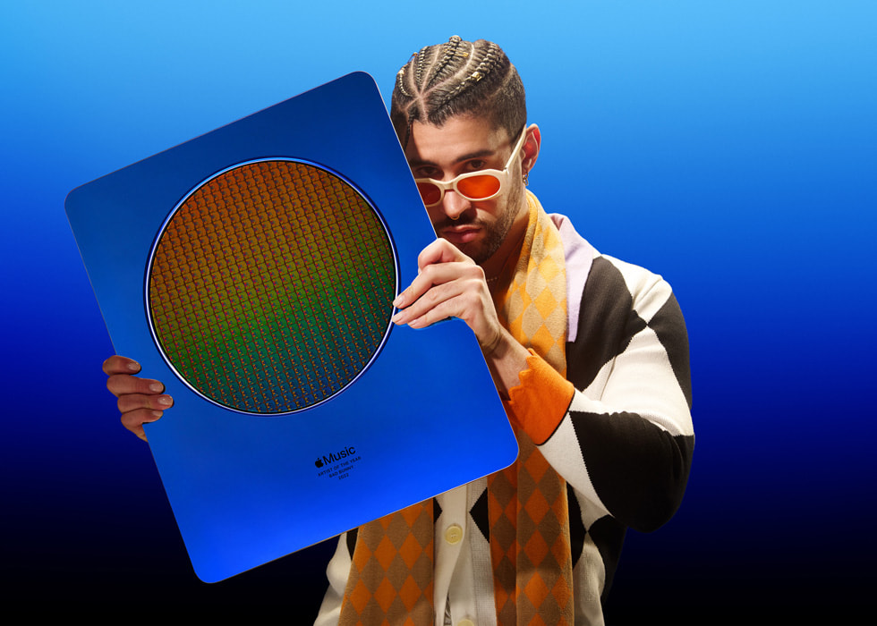Ngh? s? Bad Bunny ?o?t gi?i Ngh? s? c?a n?m 2022 trên Apple Music.