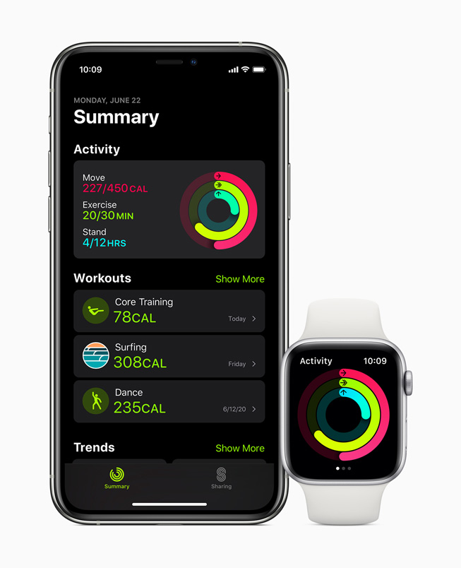 iPhone 11 Pro ve Apple Watch Series 5’te aktivite verileri g?rüntüleniyor.