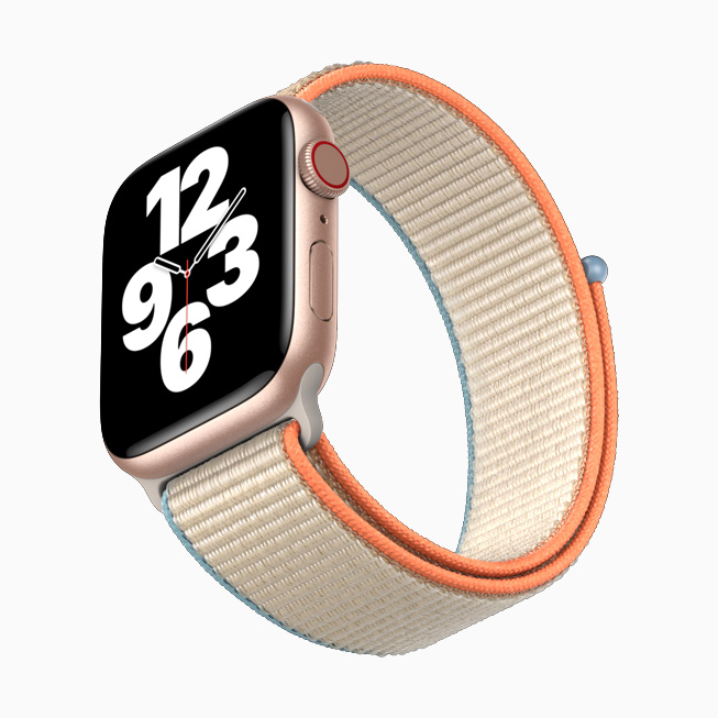 Roze alt?n rengi alünimyum kasa ve Spor Loop’lu Apple Watch SE.