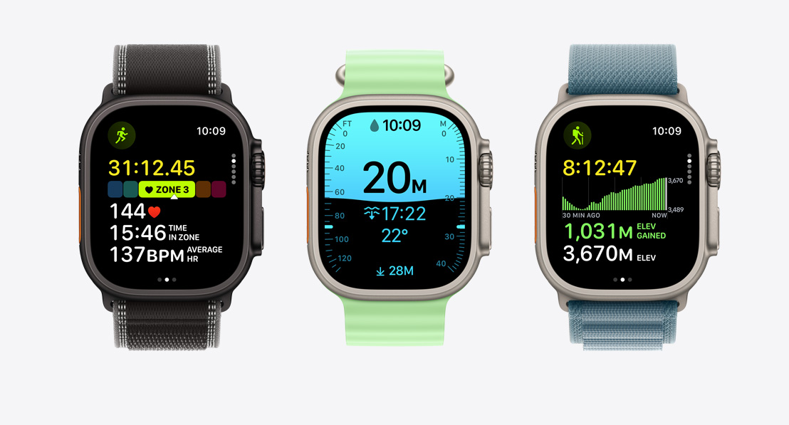 R?zne Apple Watch Ultra 3, titánové kryty v prírodnej a ?iernej farbe, obrazovky apky Tréning: beh, prístrojové potápanie, turistika, remienky: trailová slu?ka v ?iernej/uho?nej farbe, oceánsky remienok v neónovej zelenej farbe, alpská slu?ka v oce?ovej modrej farbe