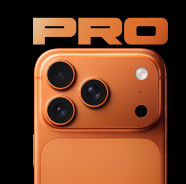 Hình ?nh m?t sau c?a m?t ph?n ba than trên c?a iPhone 17 Pro màu Cam V? Tr? hi?n th? t?t c? ba camera 48 MP.
