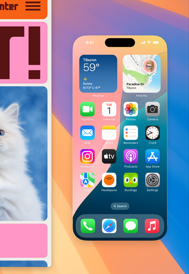MacBookのデスクトップに、様々なウィジェットが並ぶフルサイズのiPhoneの畫面が表示されている。左側(cè)のブラウザウインドウにはカラフルな背景が表示されている