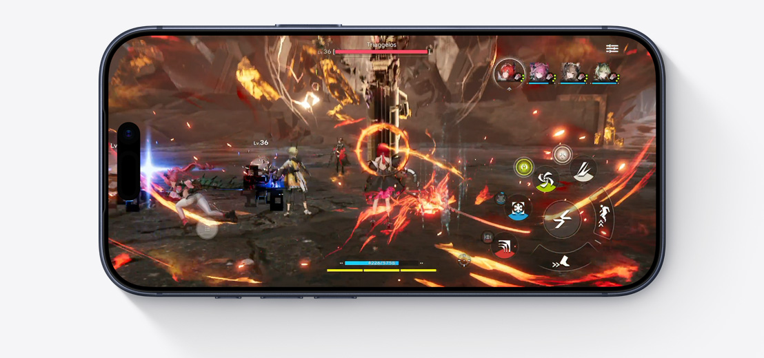 橫向的 iPhone 機(jī)身正面，螢?zāi)伙@示正在玩電子遊戲