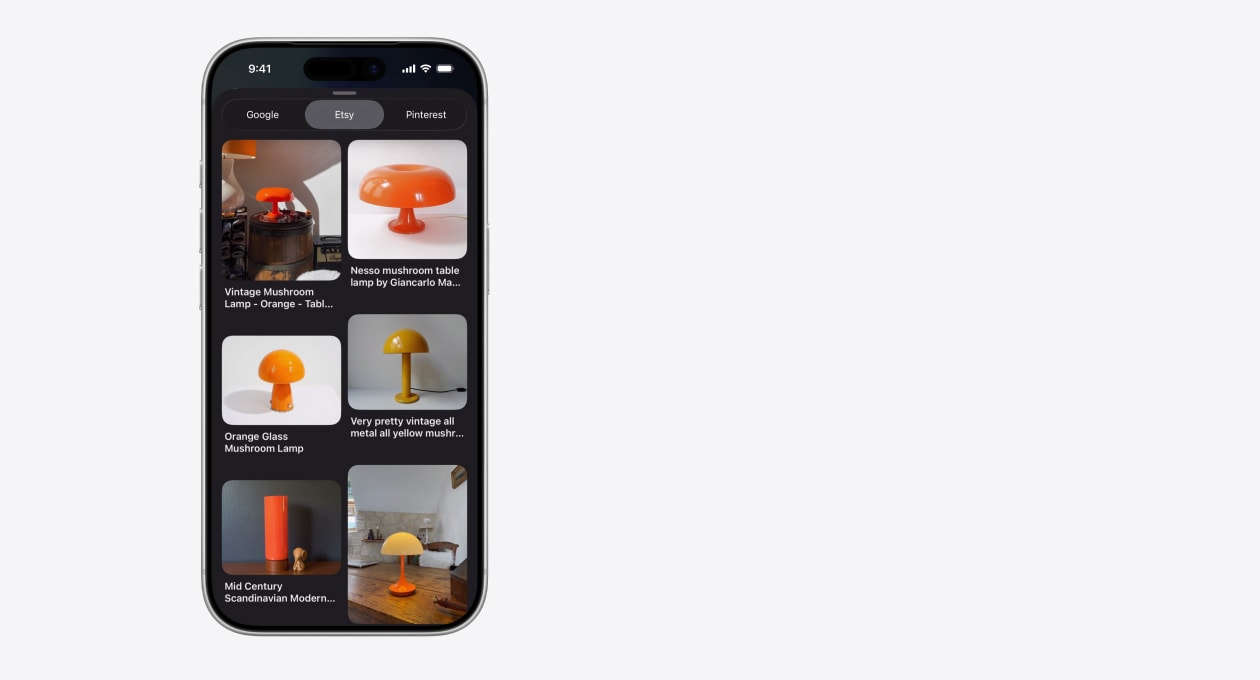 iPhone 螢幕顯示 Etsy 上不同蘑菇狀檯燈的圖片，圖片以格狀方式排列；Etsy 分頁的兩邊分別是 Google 和 Pinterest 分頁