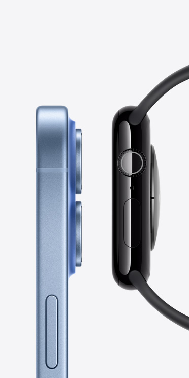 iPhone 17, pohled na pravy bok, zamykací tla?ítko, vyvy?ené objektivy fotoaparátu, Apple Watch Series 11, pohled na pravy bok, korunka Digital Crown, mikrofon, bo?ní tla?ítko