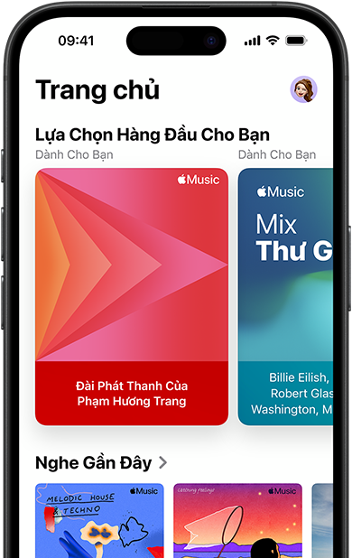 Màn hình tab Trang Ch? c?a Apple Music trên iPhone, vòng xoay L?a Ch?n Hàng ??u Dành Cho B?n hi?n th? các ?ài phát và playlist ???c cá nhan hóa c?a Jenny Court