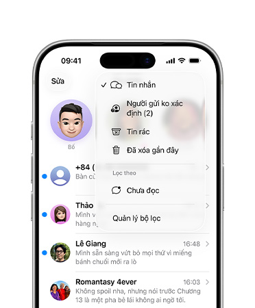 Hai ph?n ba màn hình trên iPhone hi?n th? ?ng d?ng Tin Nh?n v?i tính n?ng c?ng c? sàng l?c m?i, nay giúp l?c các s? kh?ng xác ??nh vào m?t m?c có tên là Ng??i G?i Kh?ng Xác ??nh