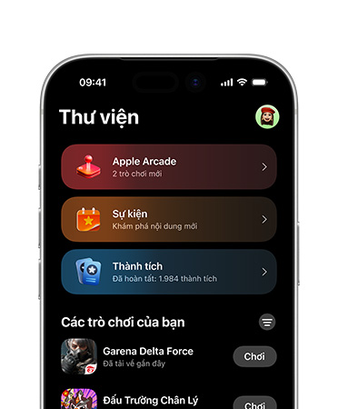 N?a trên c?a màn hình iPhone hi?n th? b? c?c ?ng d?ng Games, bao g?m tab Th? Vi?n, Apple Arcade, S? Ki?n, Thành Tích và ph?n T?t C? Trò Ch?i